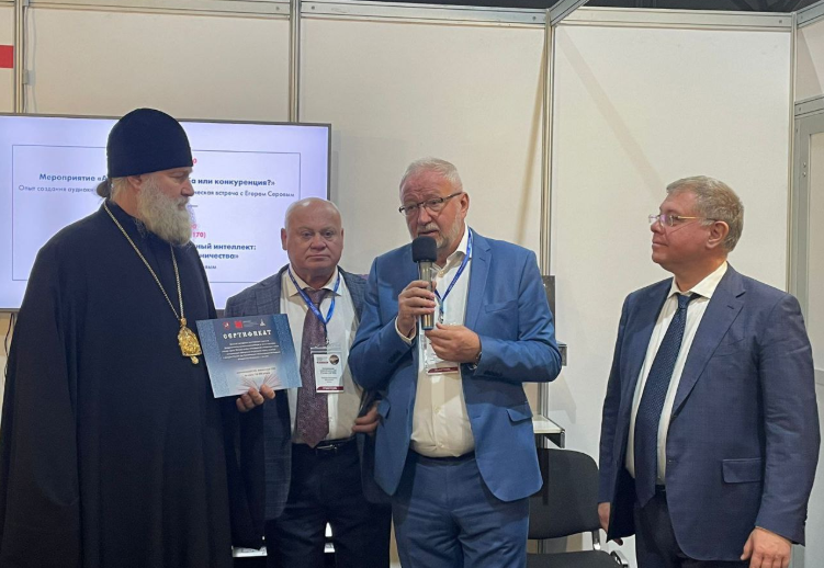 Москва передала книги Актюбинской и Кызылординской Епархии