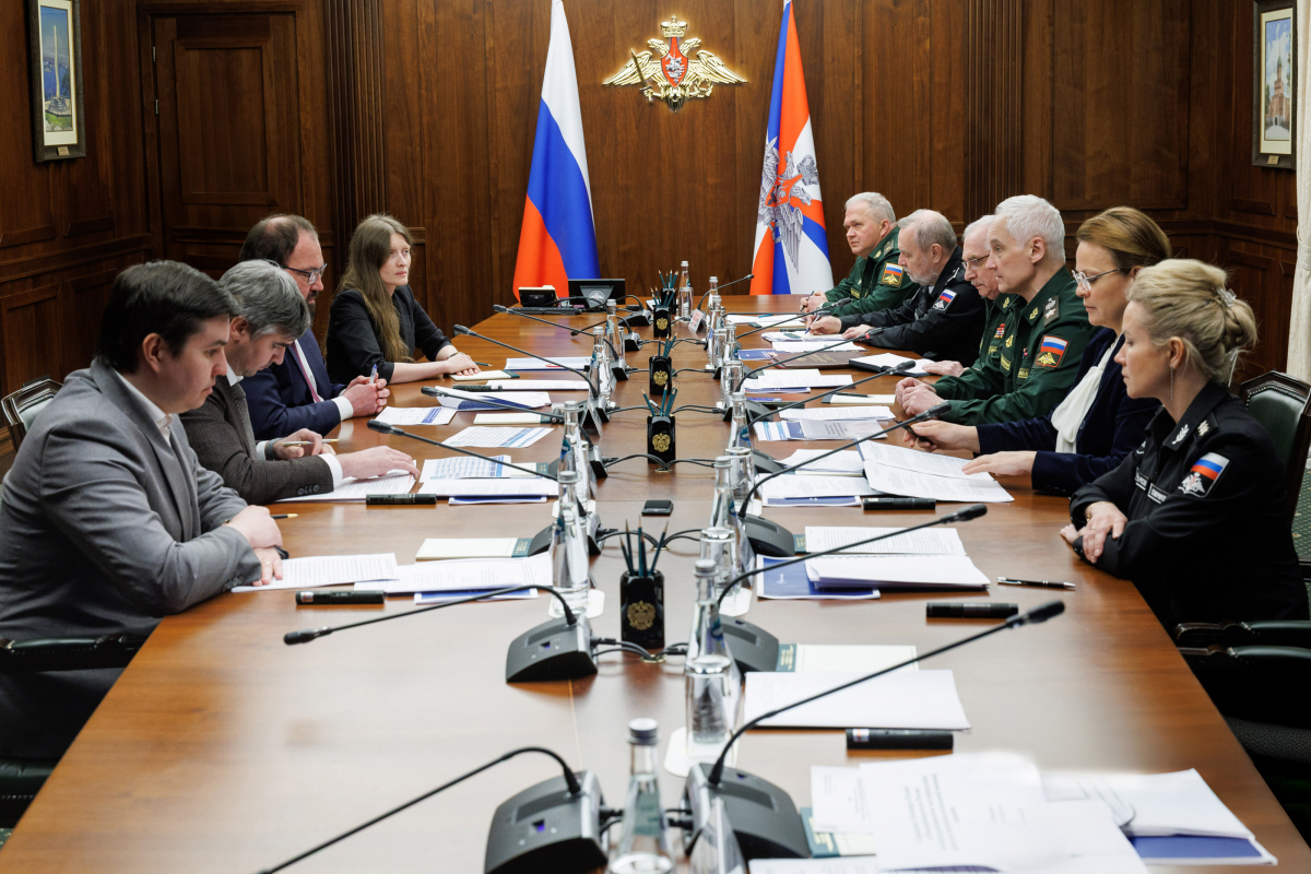 Минобороны России совместно с Минцифры реализовали техническую возможность мгновенно подтверждать участие военнослужащего в СВО