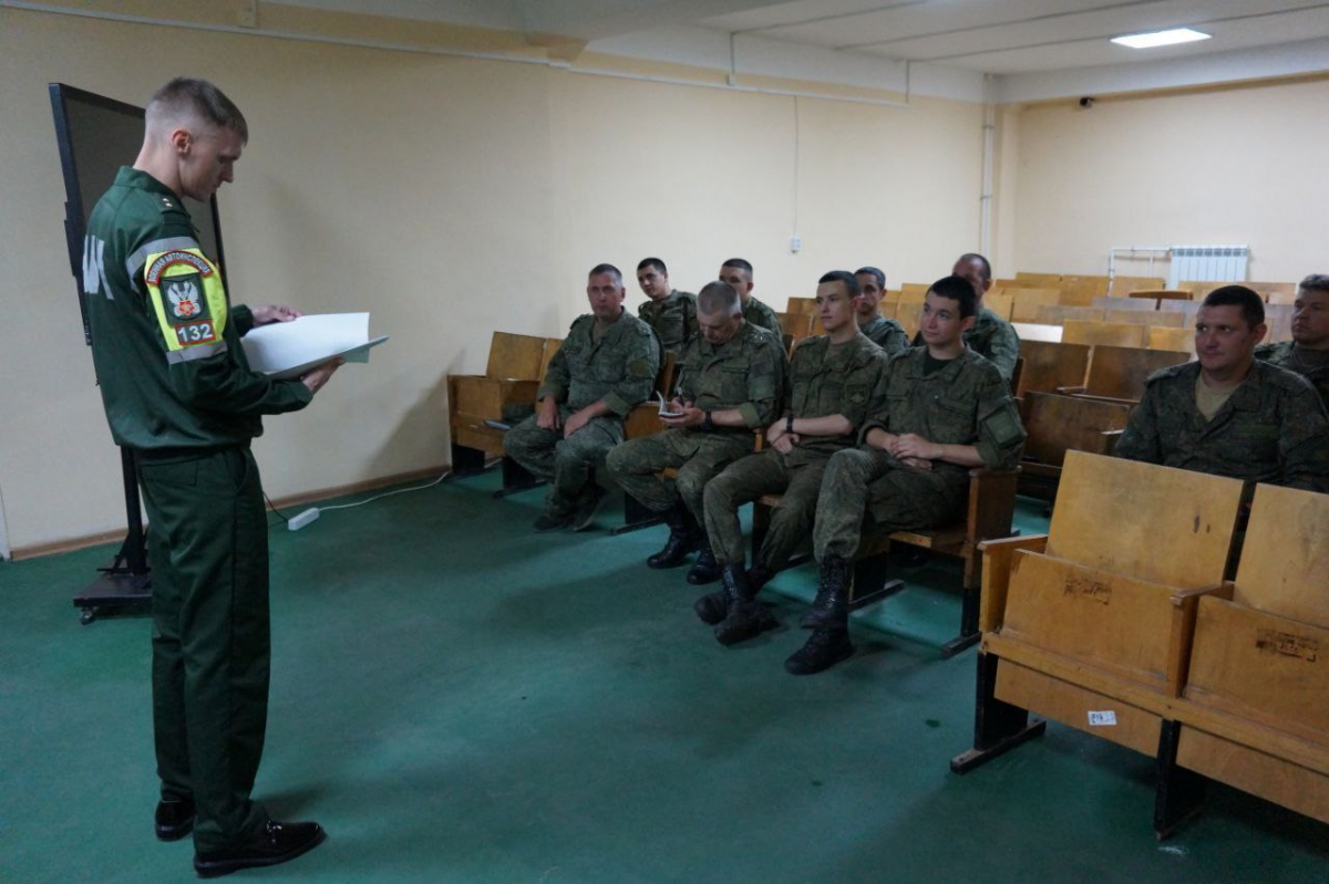 Инспекторы ВАИ ЦВО провели занятия по обеспечению БДД с военнослужащими мотострелкового соединения под Самарой