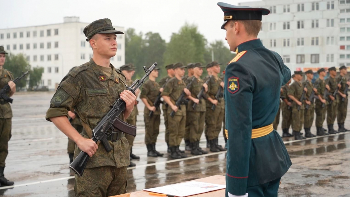 Новобранцы Барнаульского ракетного соединения приняли Военную присягу